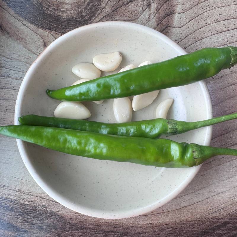 경주 남정부일기사식당 밑반찬 생마늘&amp;#44;고추
