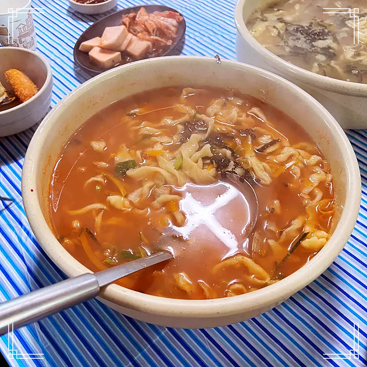 어서와 한국은 처음이지 얼큰 손칼국수 바지락 칼국수 고기 김치 만두 스웨덴 친구들 편 강화도 석모도 맛집 위치