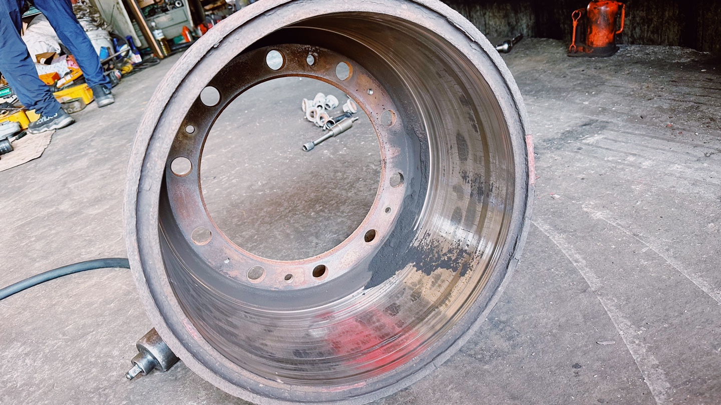 버스 브레이크 드럼 & 라이닝 교체