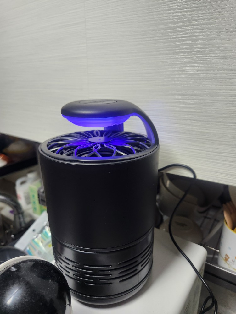 스피세프 흡입식 모기퇴치기