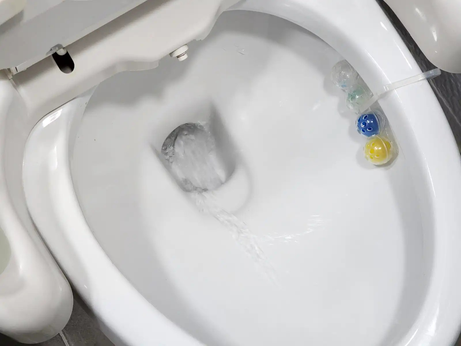 요석이 제거된 변기