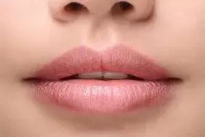 입술