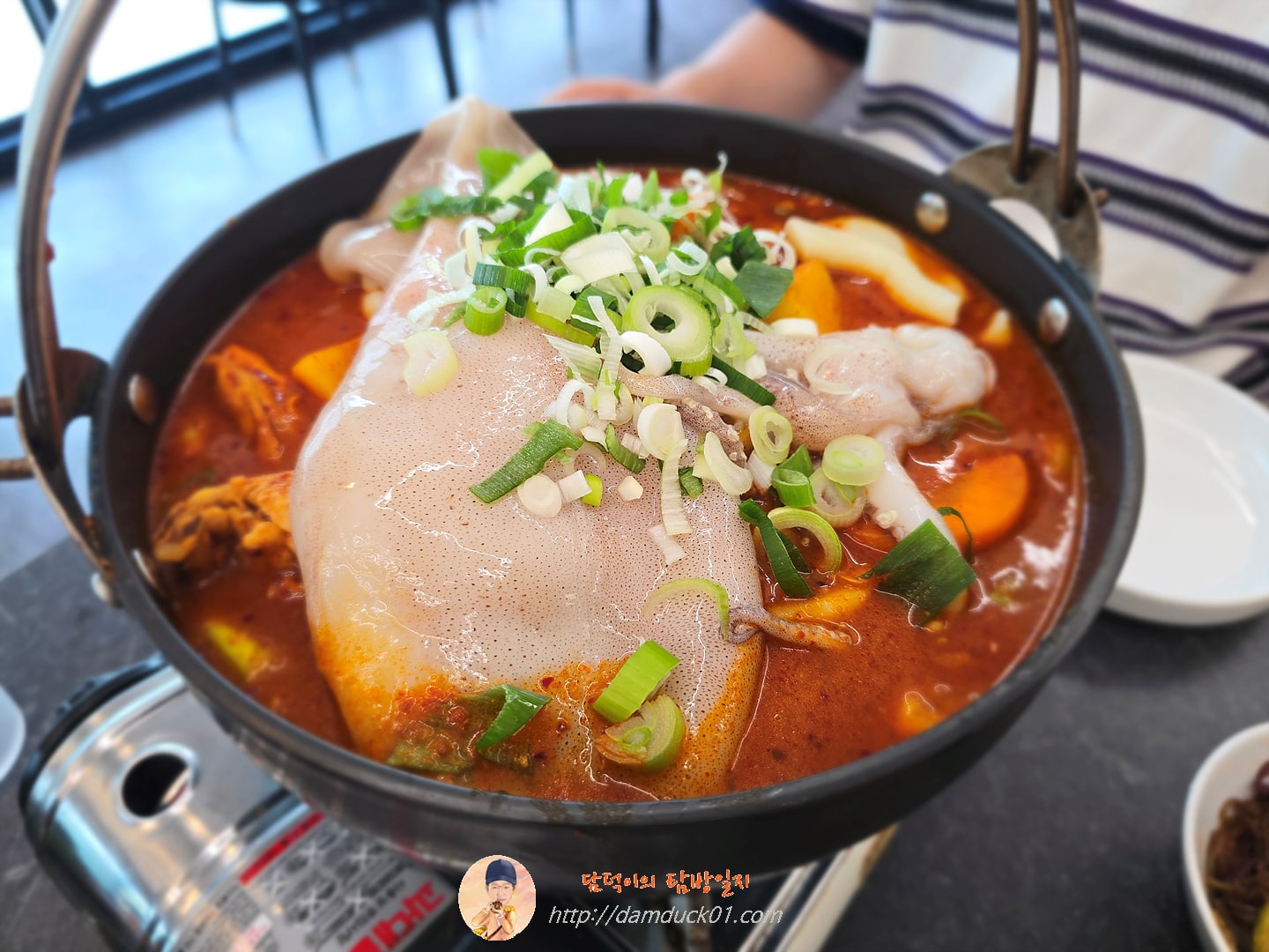 통오징어닭볶음탕(한마리)