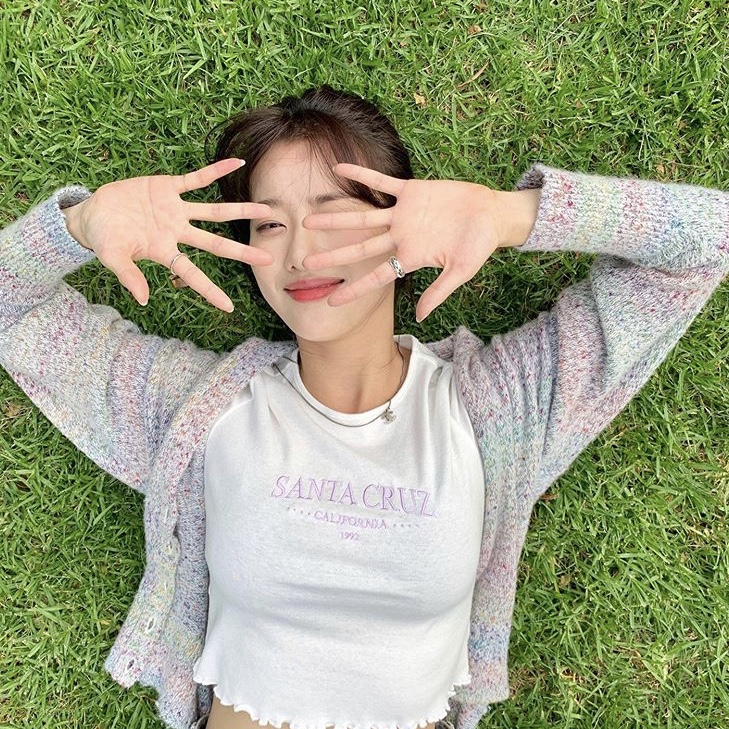 에이프릴 이나은 움짤