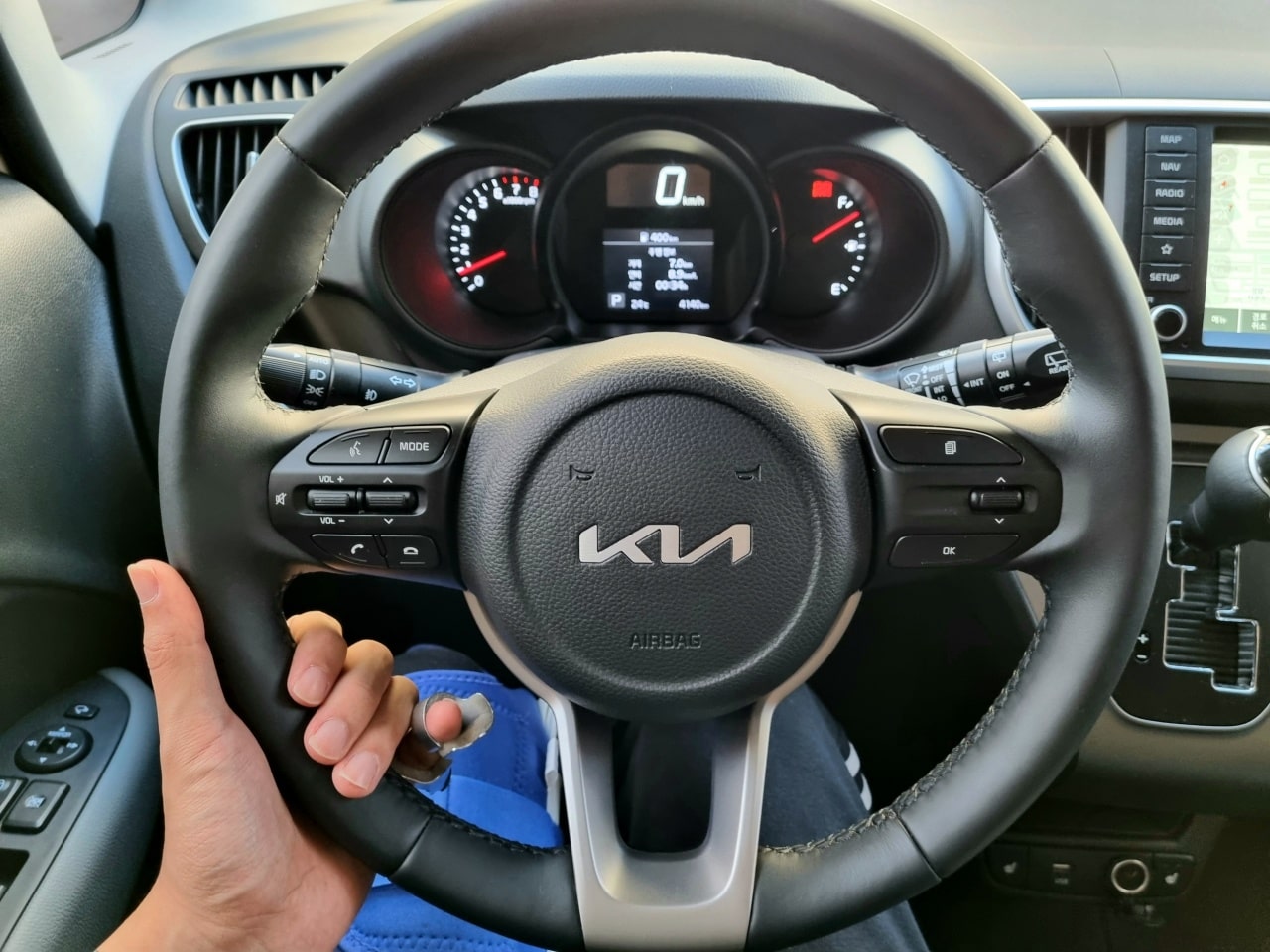 더 뉴 레이의 시동을 걸고 기다려봤습니다