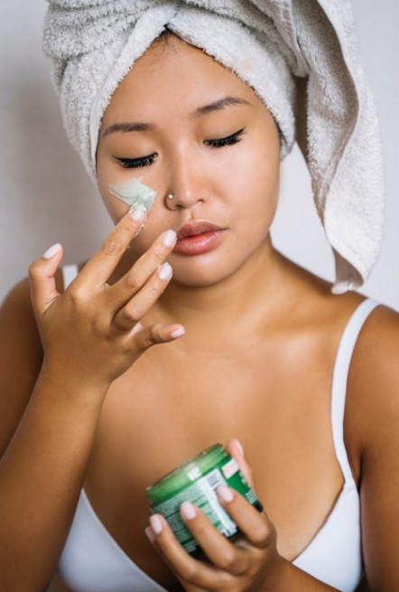 모공 축소 방법｜넓어진 모공 잡는 과학적 루틴 7단계