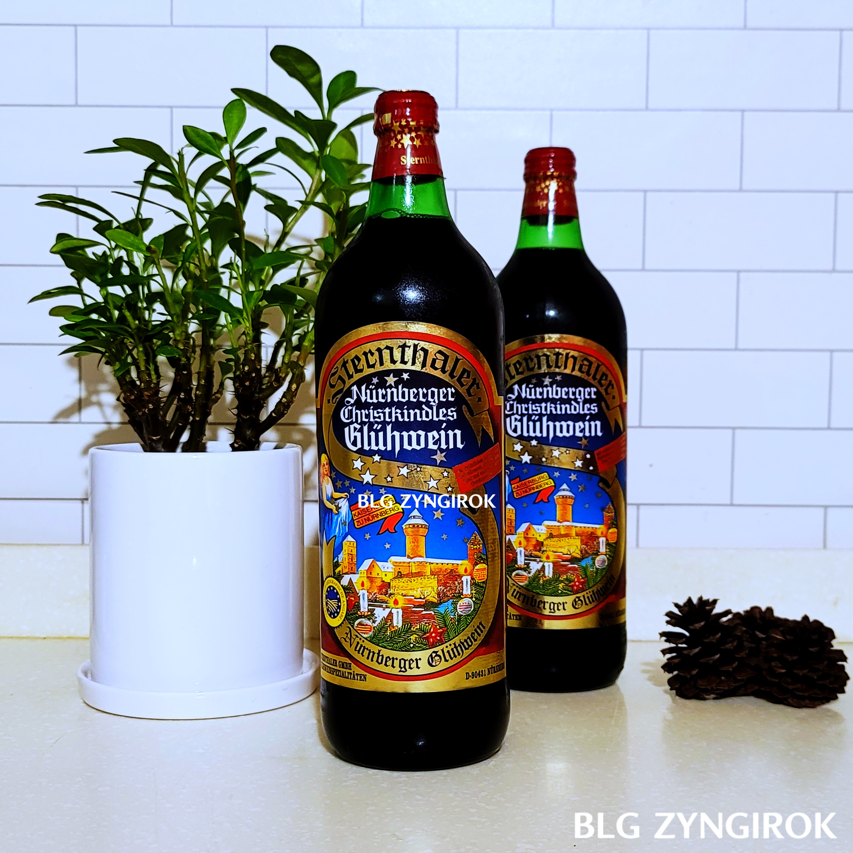 뉘른베어거-글뤼봐인-두병이-놓여있다.