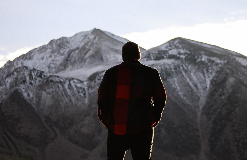 혼자 여행 여름 여행지 추천: 안전한 도시, 자연 탐험, 힐링