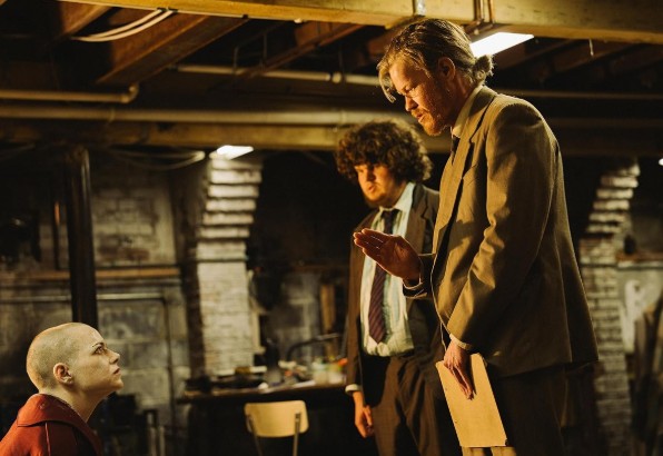 [스릴러 코미디영화 추천] 부고니아 다시보기 뜻 원작 줄거리 결말 리뷰 후기