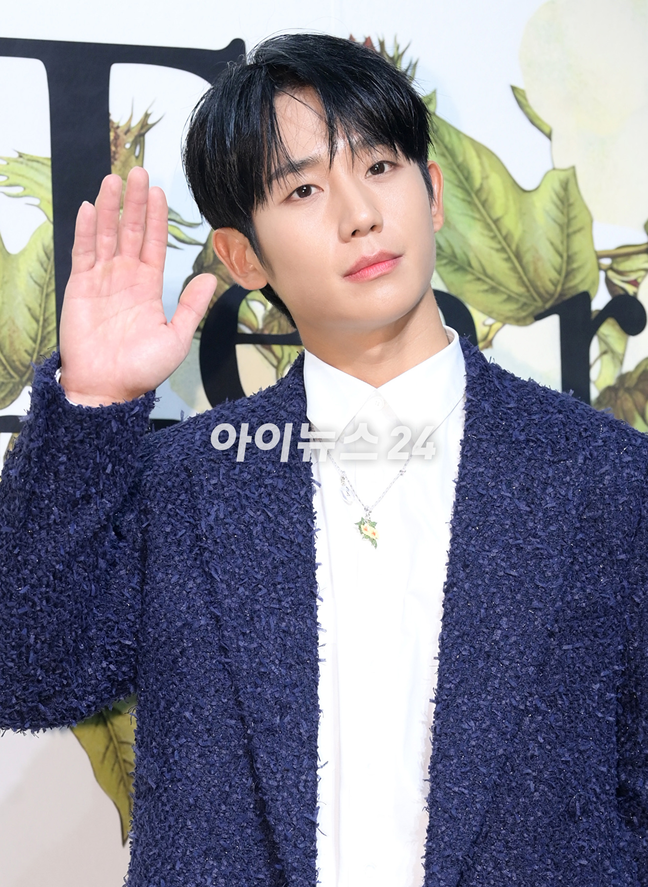 배우 정해인이 13일 오후 서울 성동구 성수동 한 스튜디오에서 열린 디올 맨즈 티얼즈 컬렉션 출시 팝업스토어 행사에 참석하고 있다. [사진=정소희 기자]