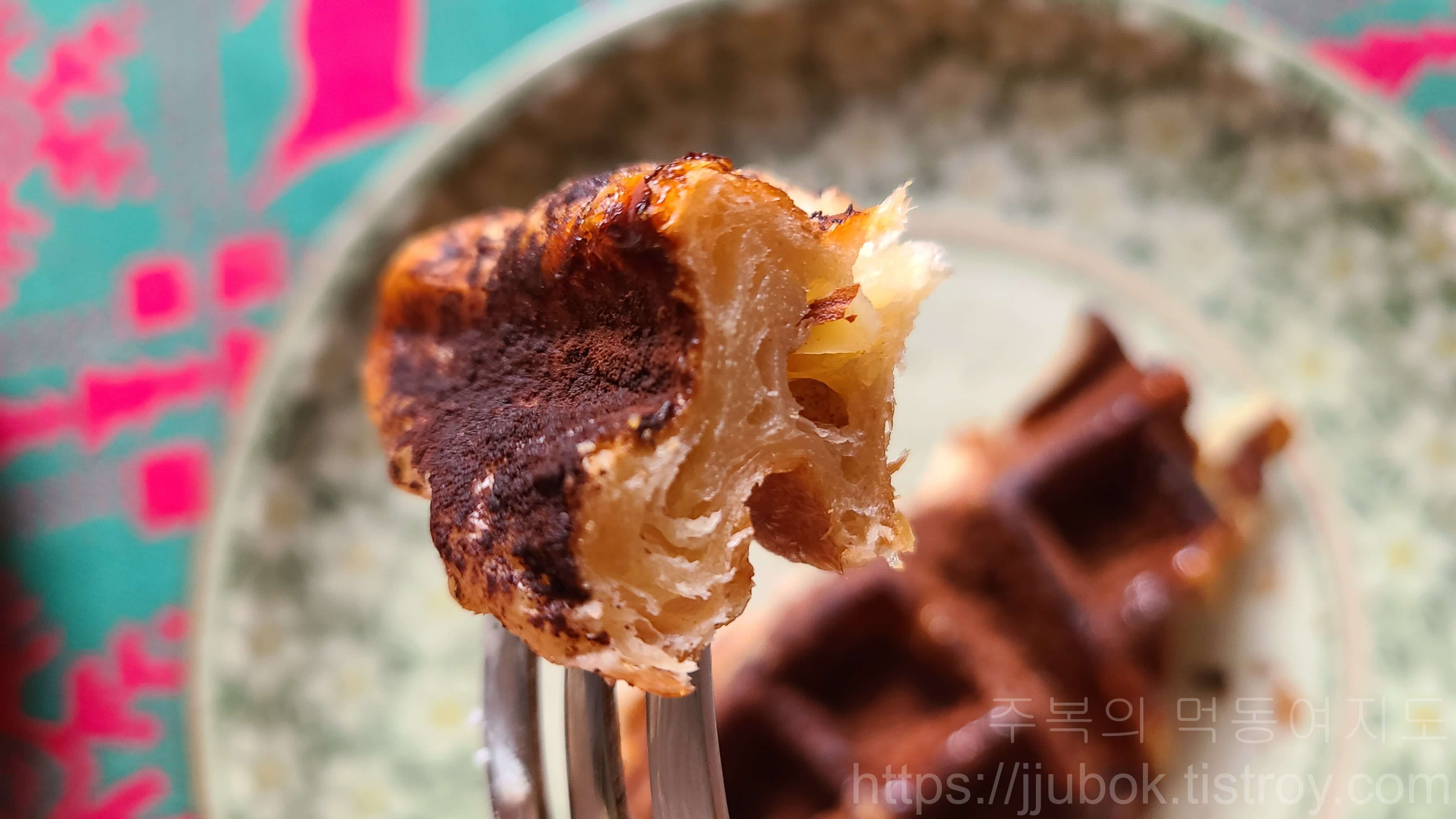 파란만잔-PARANMANJAN-카페-카카오-넛츠-크로플-맛