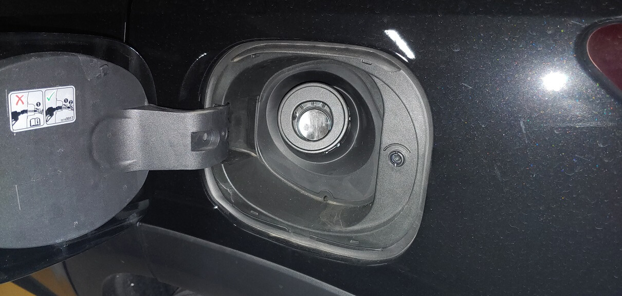 쉐보레 트랙스 크로스오버 워셔액 및 연료첨가제 넣기