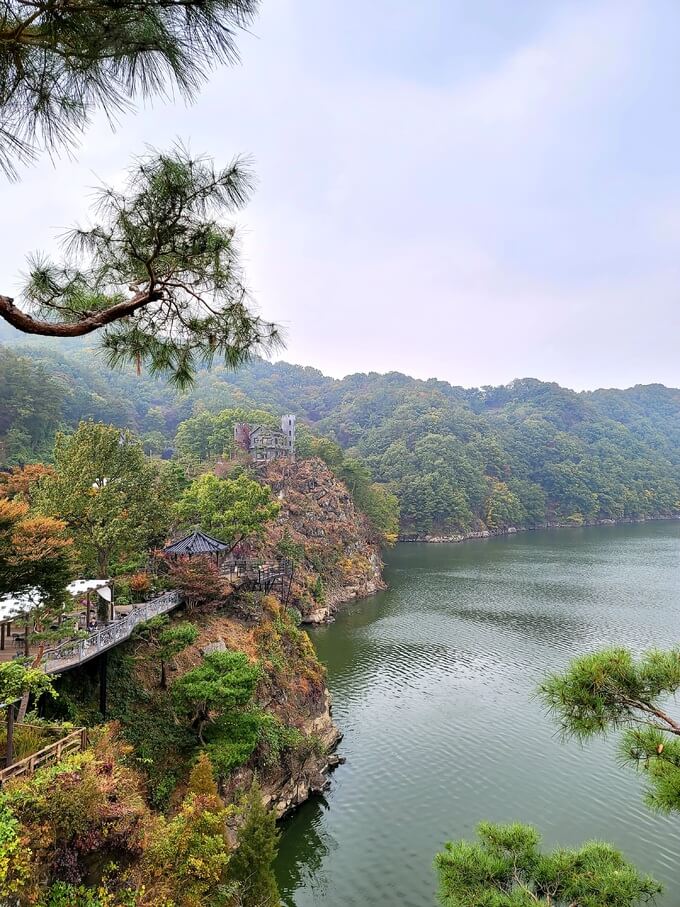 천상의 정원의 아름다운 전경