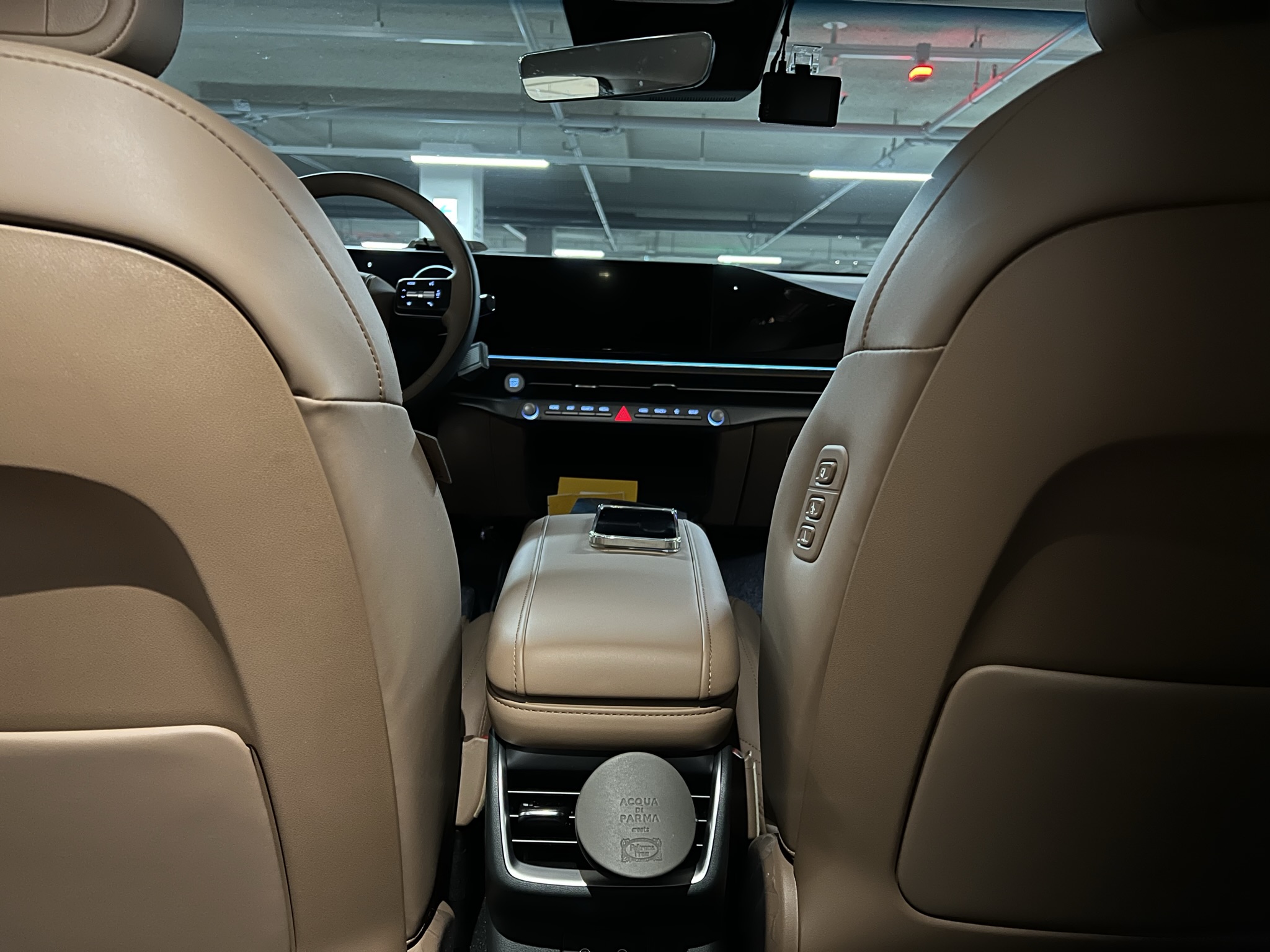 아쿠아디파르마-차량용방향제-GN7-인디고브라운