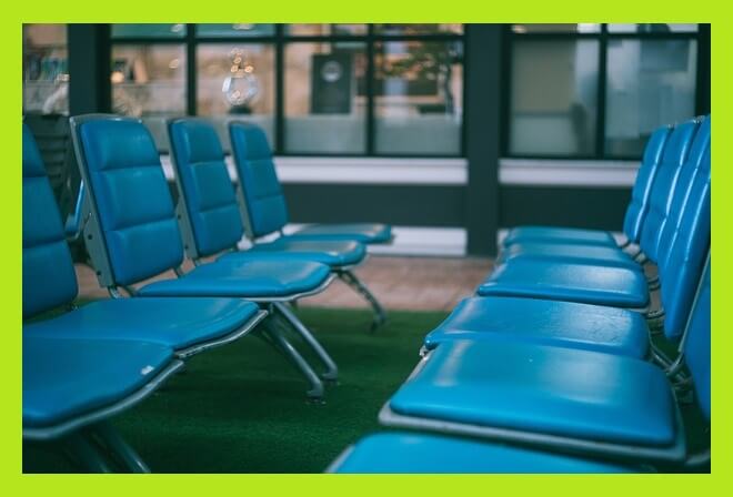 공항-대기-의자