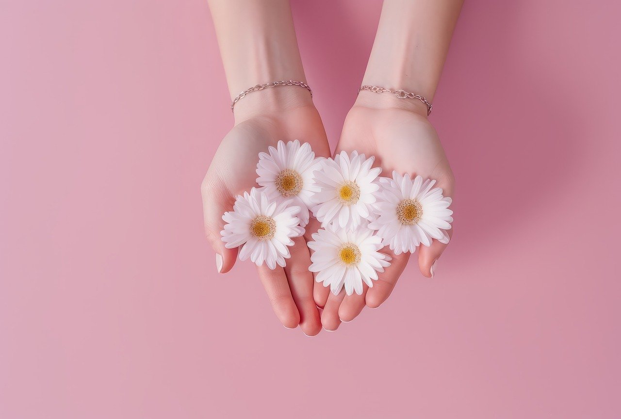 촉촉하고 부드러운 손 관리법: 계절별, 상황별, 상태별 추천