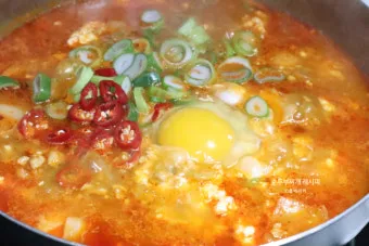 순두부찌개 맛있게 끓이는법 황금레시피로 기본양념_19