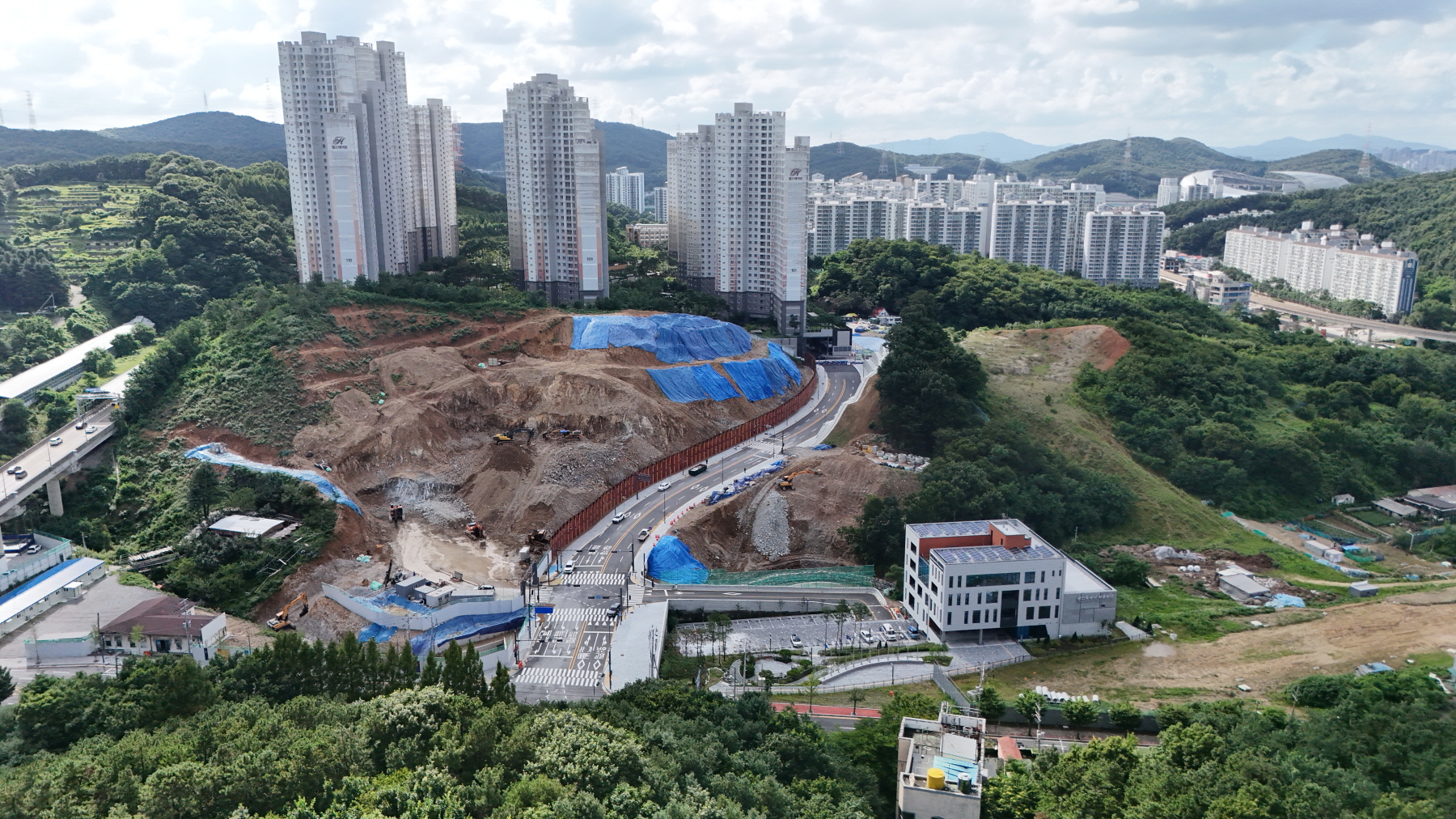 용인특례시에 있는 '삼가2지구 힐스테이트 용인포레 임대주택'의 모습