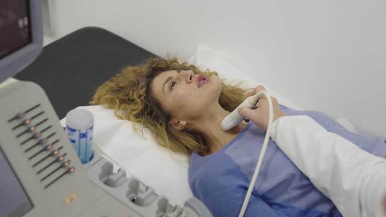 “목이 뻐근하고 뭔가 걸린 느낌?” – 갑상선결절증상, 혹시 그냥 넘기고 있진 않으세요?