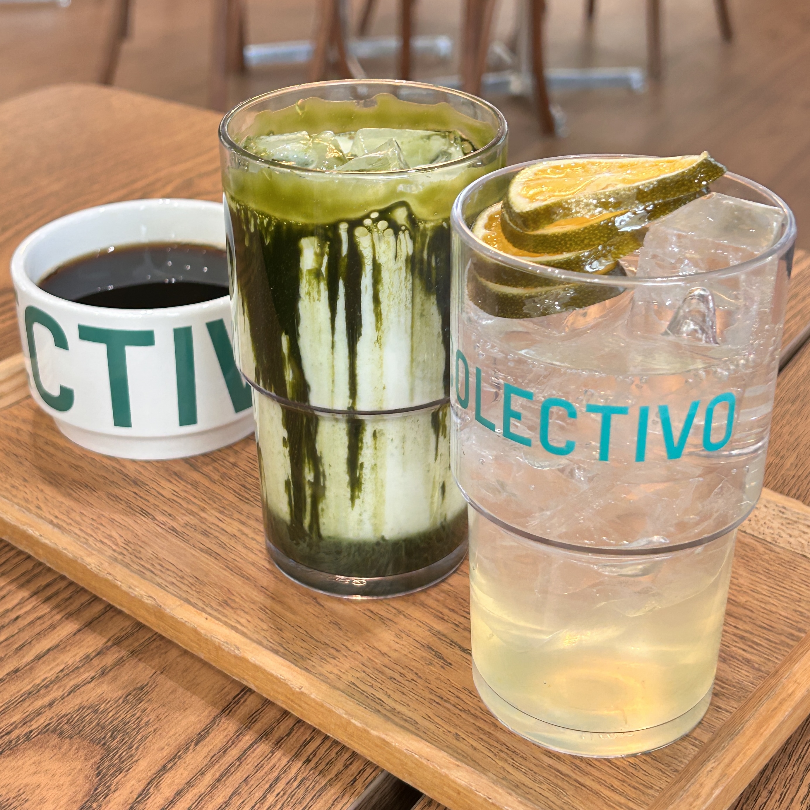 콜렉티보에서-마신-음료