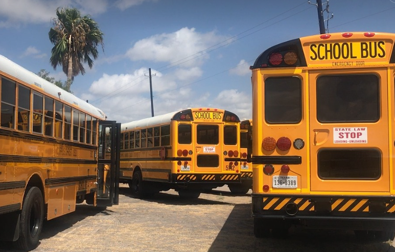 get off vs get out of : get off get out of 차이&amp;#44; 영어 내리다 표현 비교