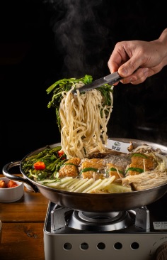 생생정보 믿고 떠나는 스타의 고장 가수 박남정 경남 함안 여행 코스 함안낙화놀이 무진정 식당 탐밀 카페두루고 함주공원