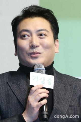 기생충 박명훈 작품 활동