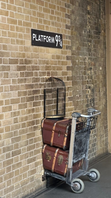 킹스크로스 역 9와 4분의 3 승강장 사진