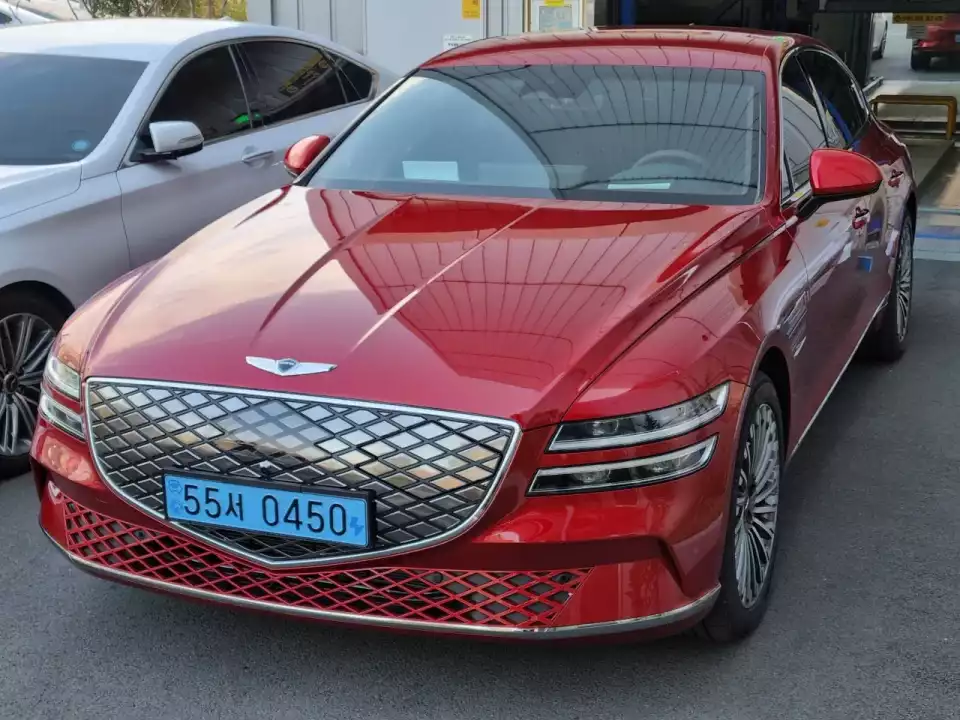 현대 드라이빙라운지 대구 서부 지점에서 시승 운용 중인 G80 전기차입니다.