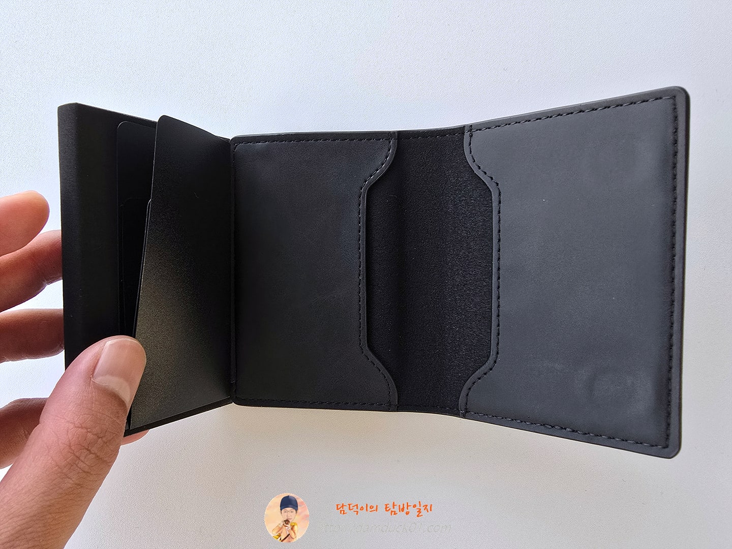 마그네틱 신용 카드 소지자 럭셔리 남성용 지갑 Rfid 차단 팝업 미니멀리스트 지갑 가죽 은행 카드 소지자 케이스 Vallet for Men