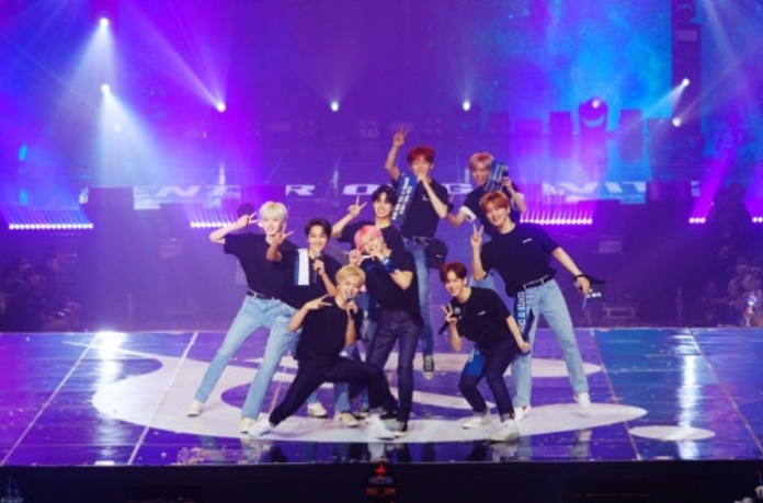 크래비티 콘서트