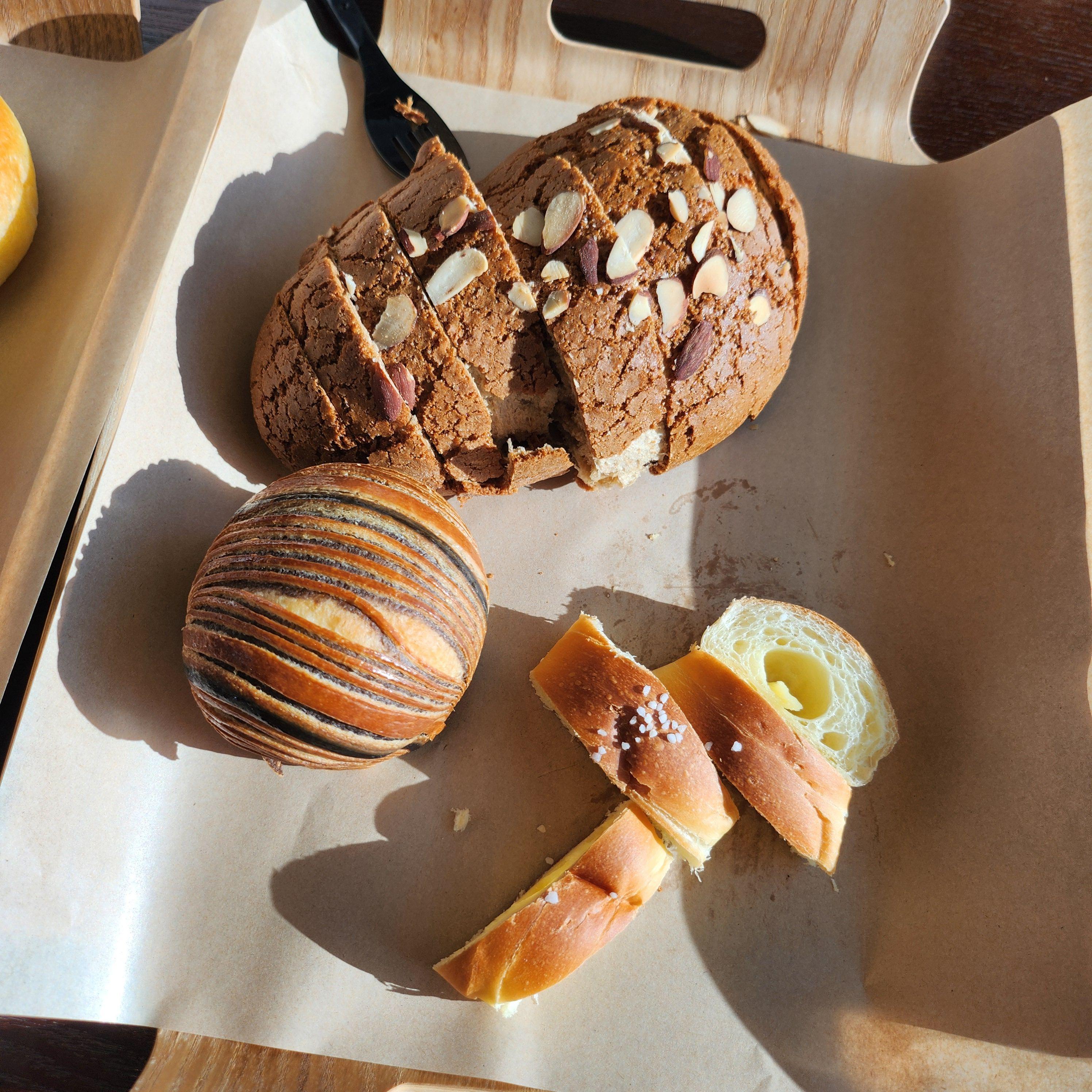 홍천-더엠브로시아-카페-빵