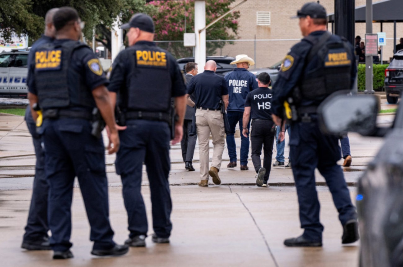 미국 ICE 시설 총격 사건, &lsquo;ANTI-ICE&rsquo; 총알과 트럼프의 급진좌파 테러 규정 관련 사진