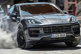 포르쉐 카이엔 하이브리드 차량 2