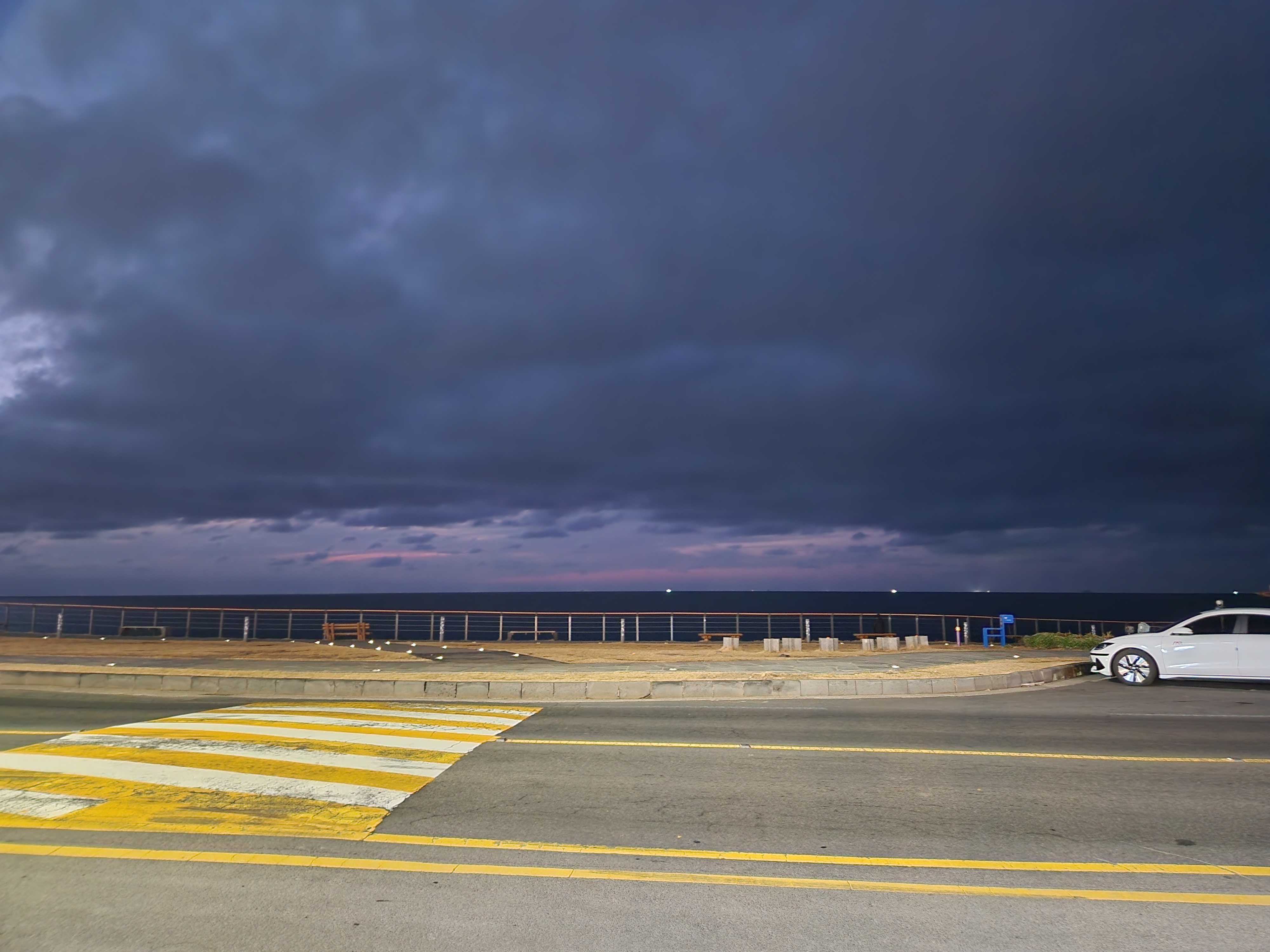 고기장 맞은편 바다