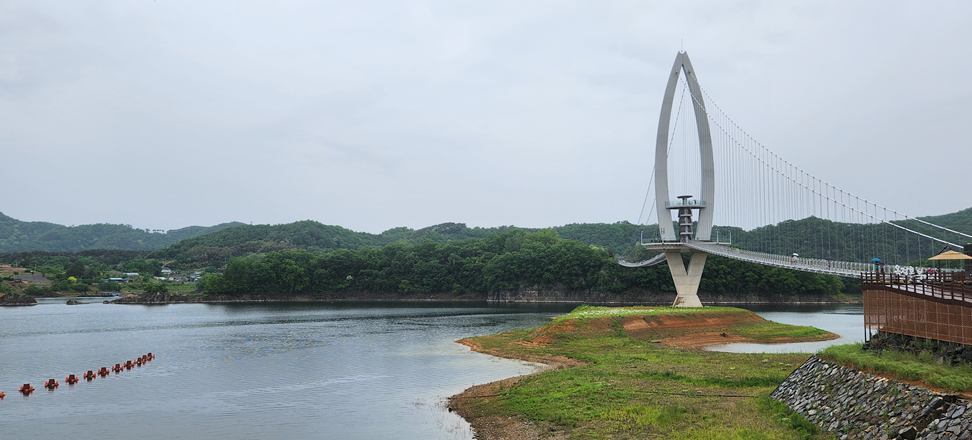 옥정호 출렁다리