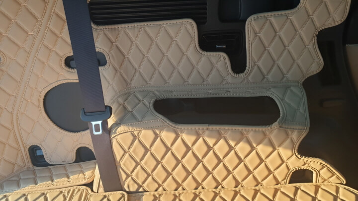 트렁크-매트-붙이는-사진