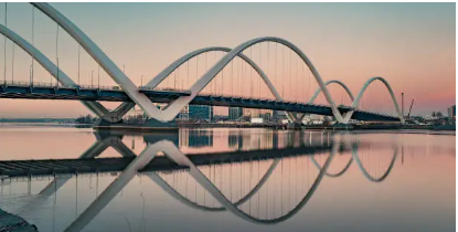 런던의 상징, 시간 위를 건너는 다리 타워브리지