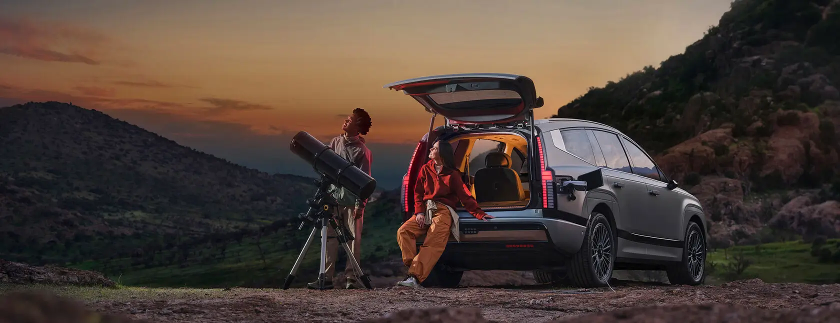 ioniq9_gallery_exterior_rear_side_and_model_view_01