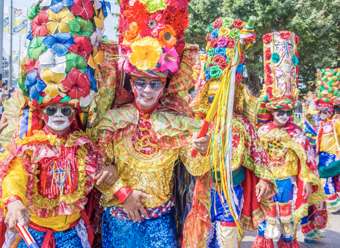 20대 위한 콜롬비아 탐험 (바랑키야 카니발) 관련 사진.