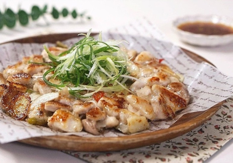 완성된 닭전