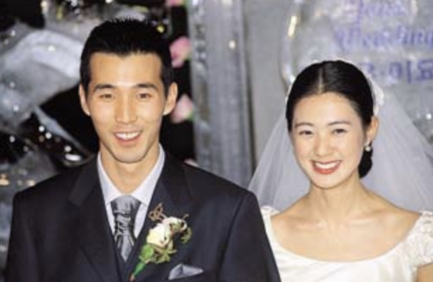 이요원 남편 박진우 결혼 사진