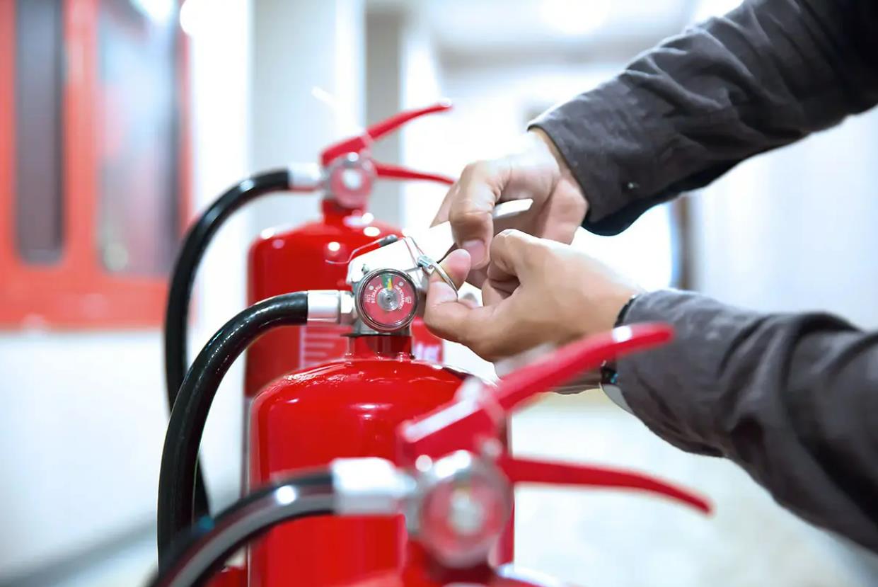 [소화기] 소화기(Fire Extinguisher) 유효기간 및 폐기방법 (사용기간&amp;#44; 폐기절차&amp;#44; 교체주기 등)