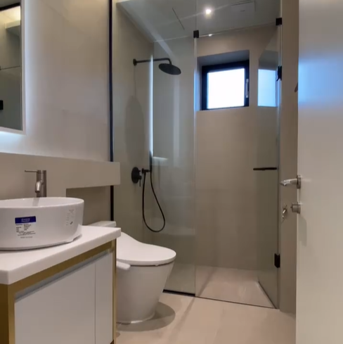 샤워장이 있는 화장실