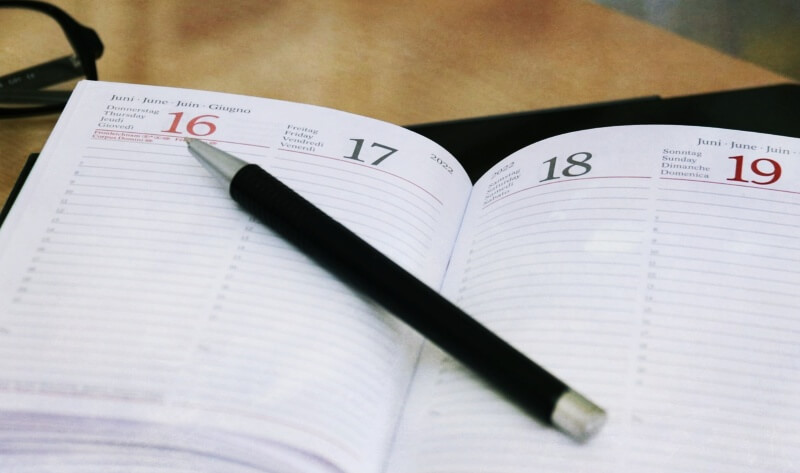 날짜가-적힌-다이어리