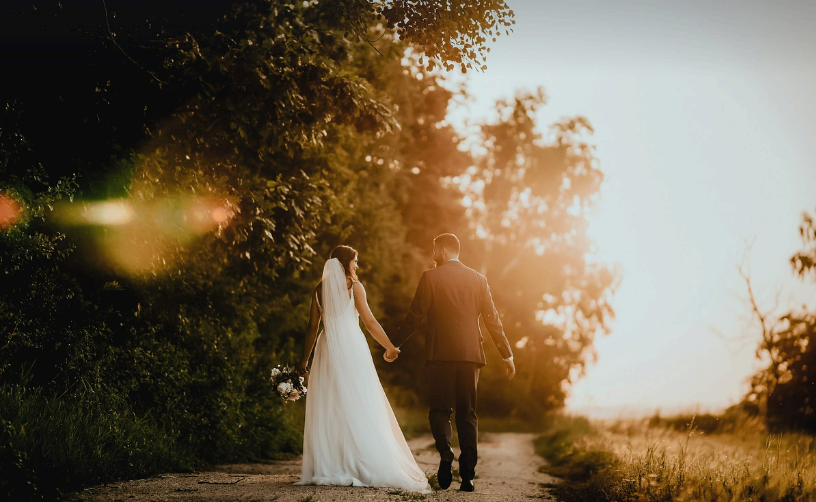 이탈리아 결혼식: 와인과 음식으로 축복받는 날