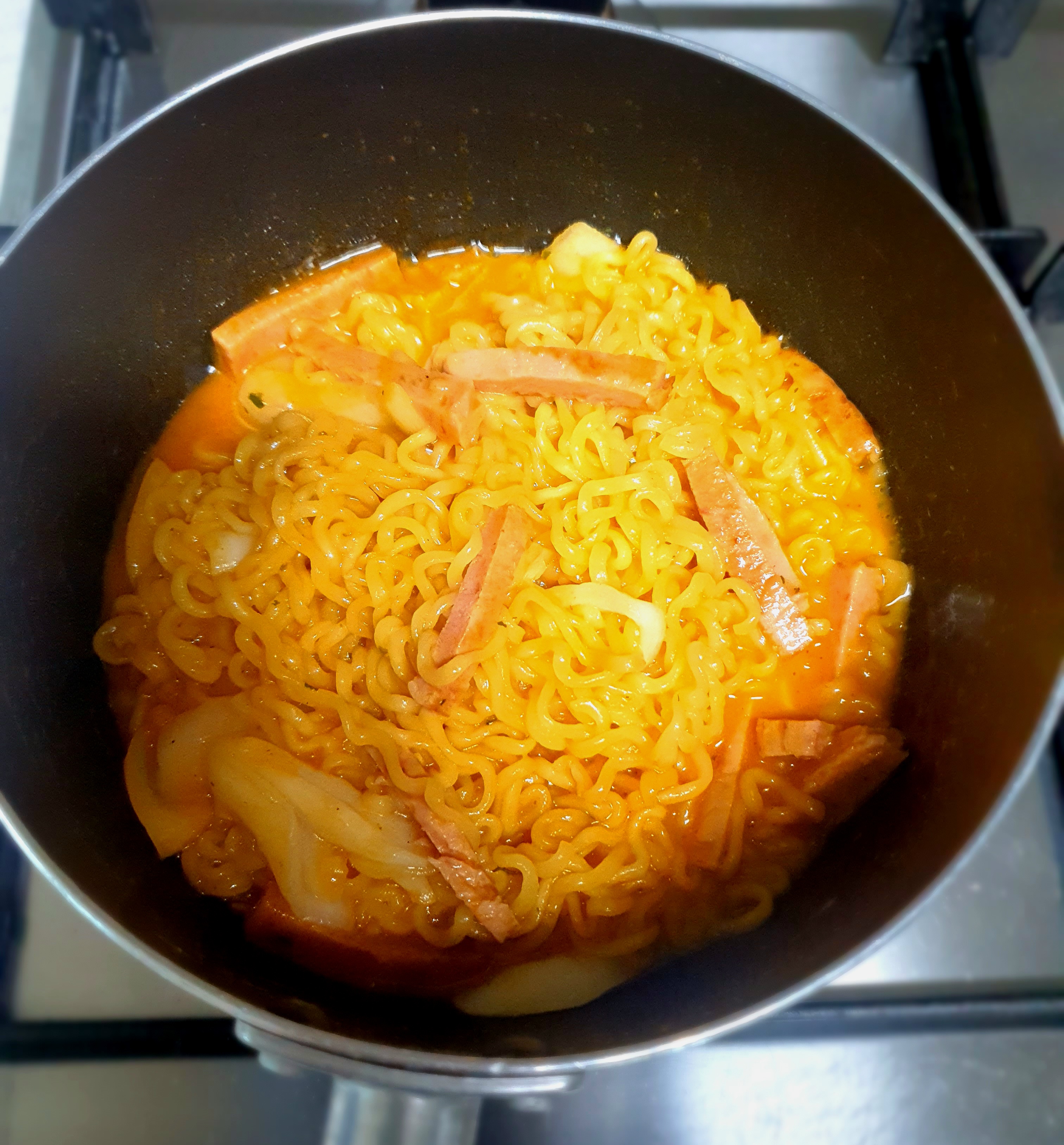 소스를-넣고-잘-섞어줍니다.