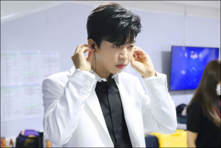 임영웅 무대에 오르기 전 모습