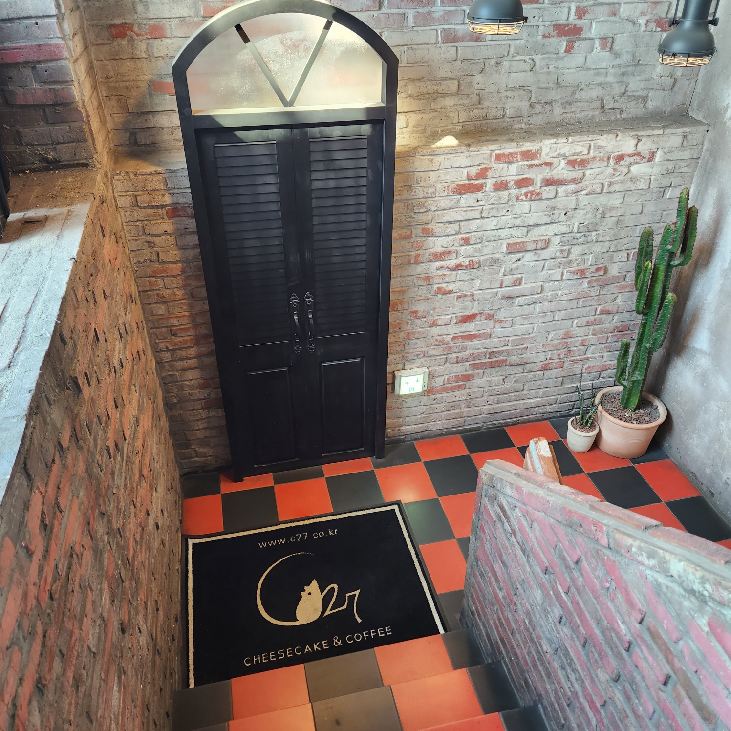 카페 내부 인테리어 사진