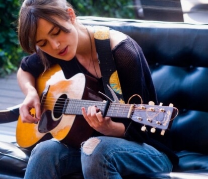 비긴어게인 포스터